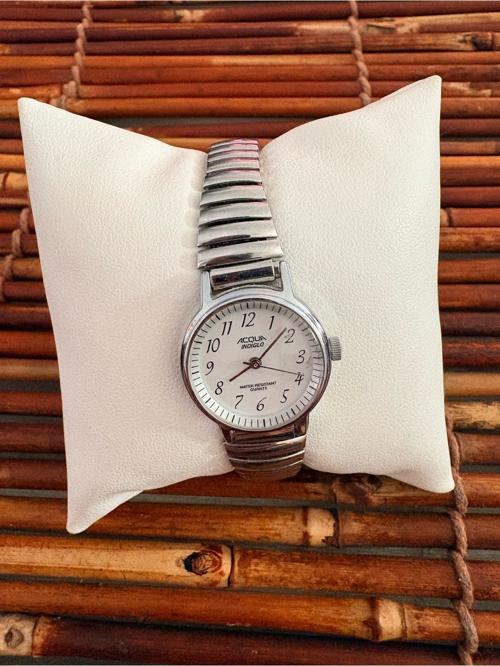 Acqua Indiglo Timex Silver Stretch Bracelet Watch White Dial Needs Battery